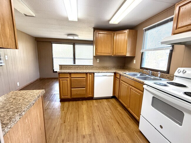 Building Photo - 90 White Tail Ln