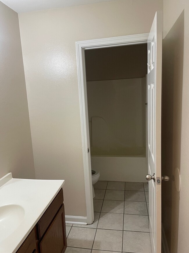Building Photo - 5443 Banyan Trace Dr