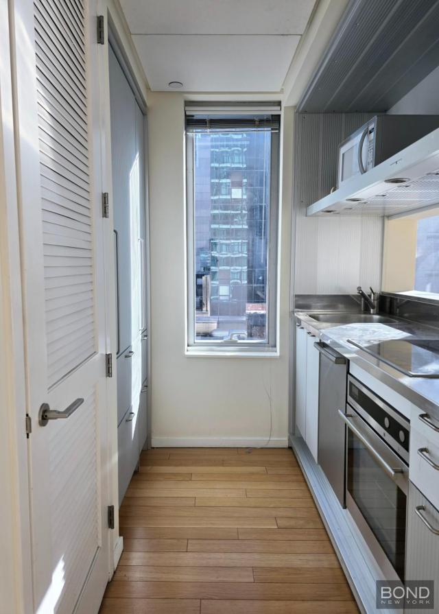 Building Photo - 1 bedroom in New York NY 10036