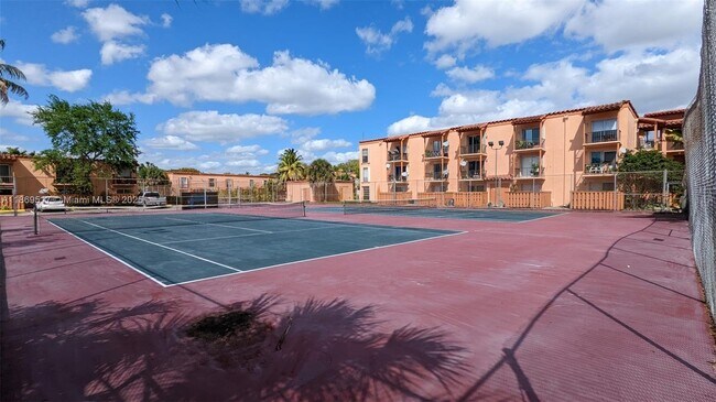Building Photo - 7204 Fairway Dr