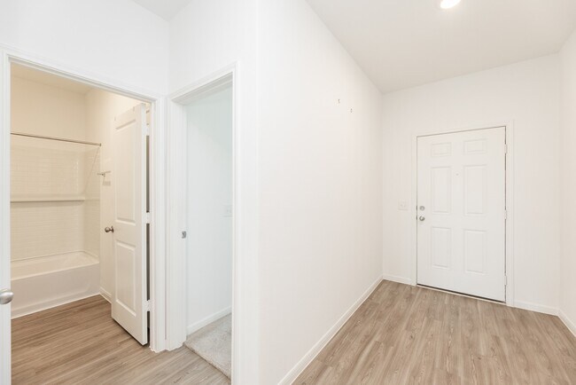 Building Photo - 21119 Sherrell Bay Dr