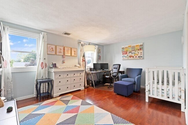 Building Photo - 13 Circuit Ln