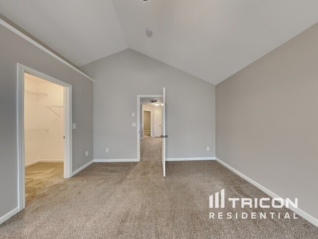 Building Photo - 6716 Commack Dr