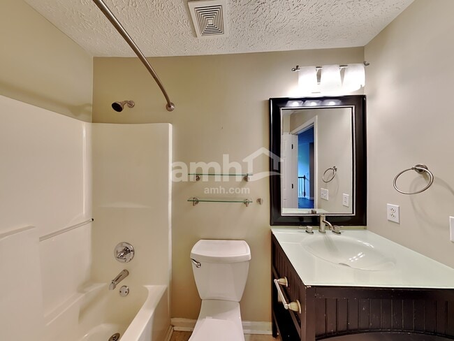 Building Photo - 3110 N Waterford Ct