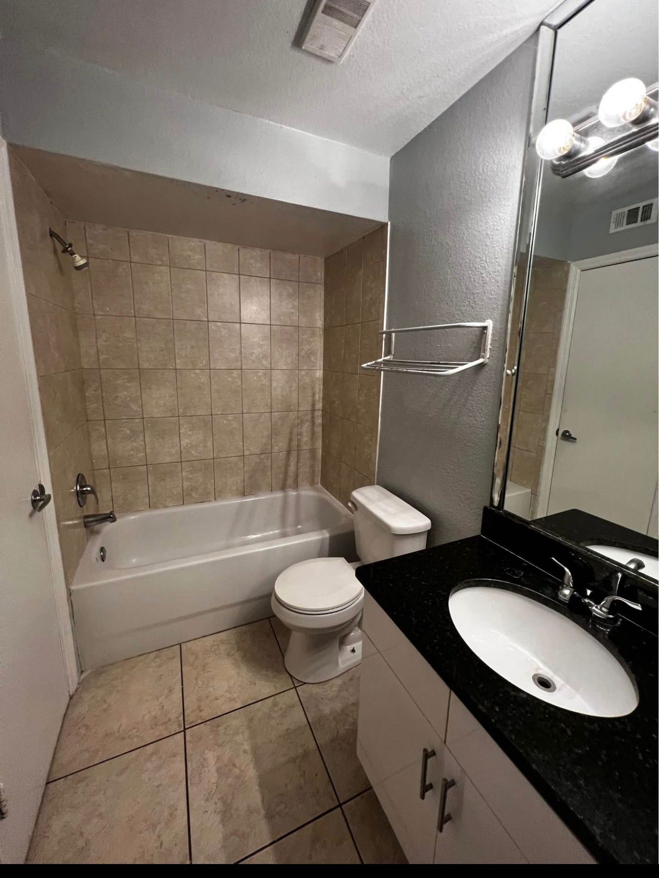 Bathroom - 4658 Commander Dr