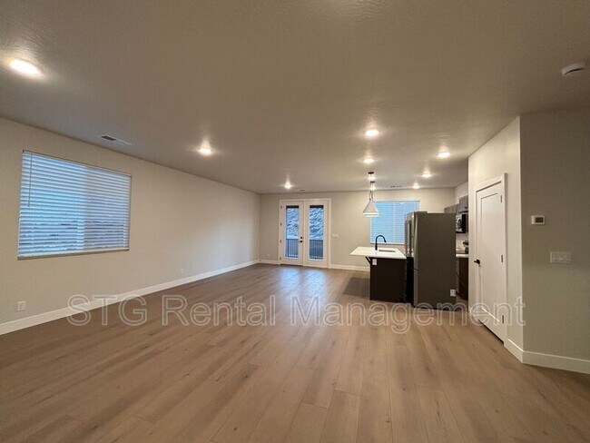 Building Photo - 3968 Fossil Way