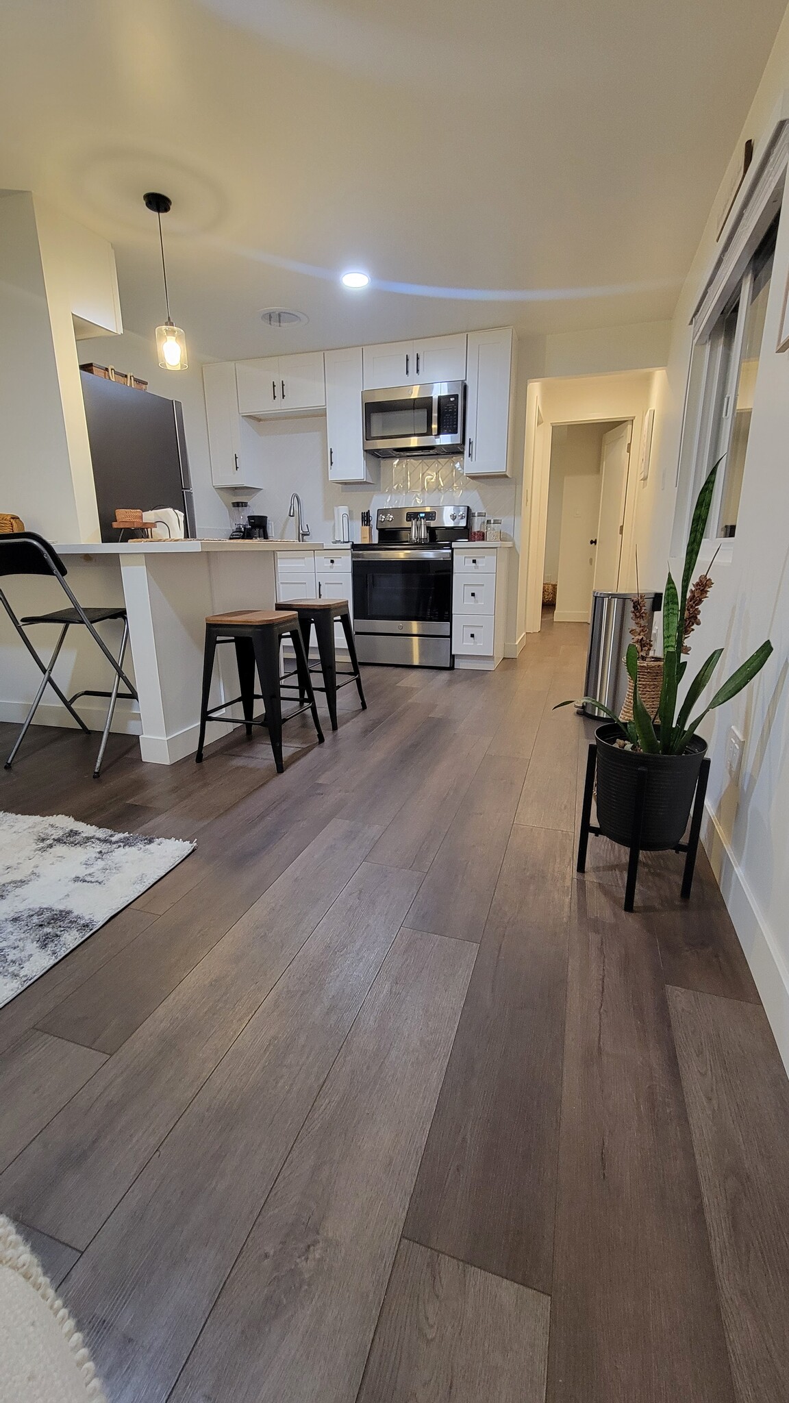Building Photo - 2119 Las Colinas Ave