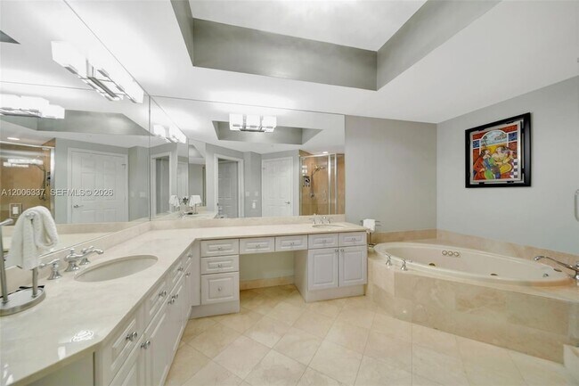 Building Photo - 6051 N Ocean Dr