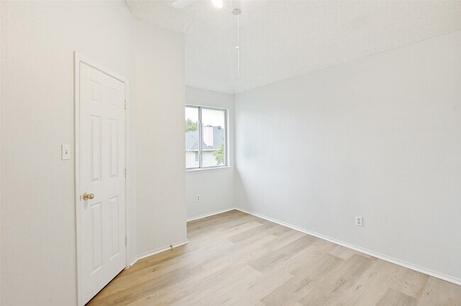 Building Photo - 6912 Sugar Maple Creek