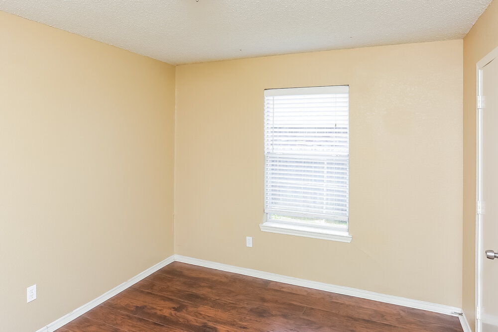 Building Photo - 7325 Meadows Dr N