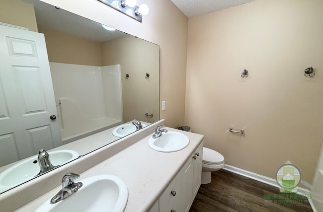 Building Photo - 105 McKenna Cir