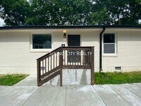 Building Photo - 1905 Hermosa St