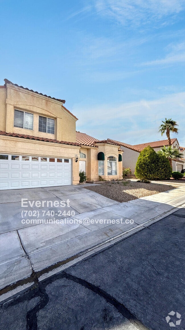 Building Photo - Spacious 4-Bedroom Home in a Great Locatio...