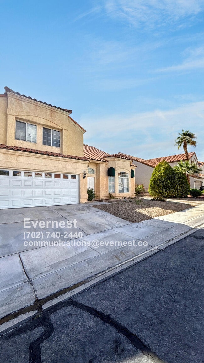 Primary Photo - Spacious 4-Bedroom Home in a Great Locatio...