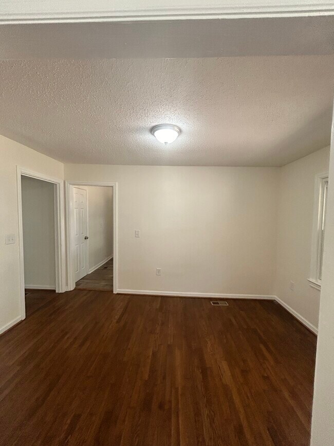 Building Photo - Belcrest