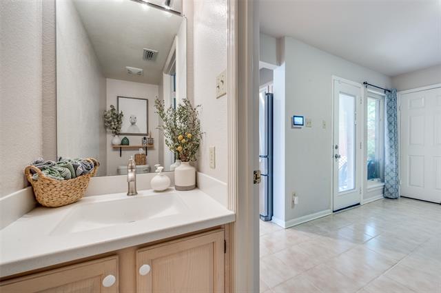 Building Photo - 5670 High Creek Dr