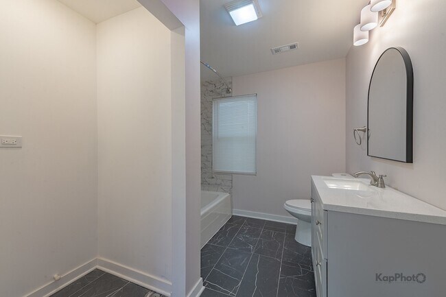 Building Photo - 2029 S Canalport Ave