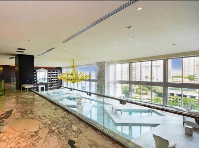 Building Photo - 501 Brickell Ave