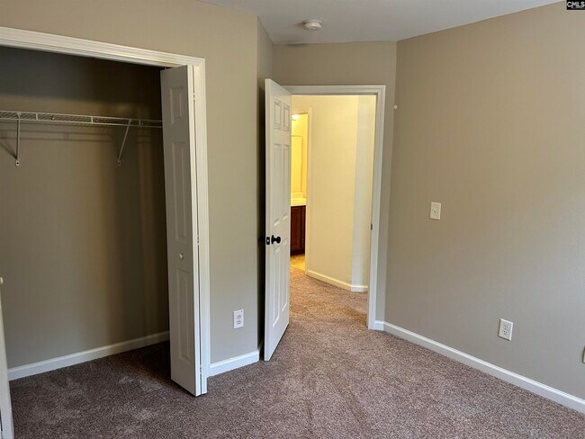 Building Photo - 454 Westmoreland Rd