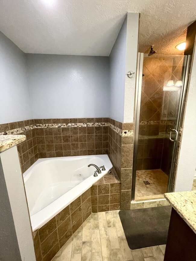 Building Photo - 1365 Wisteria St