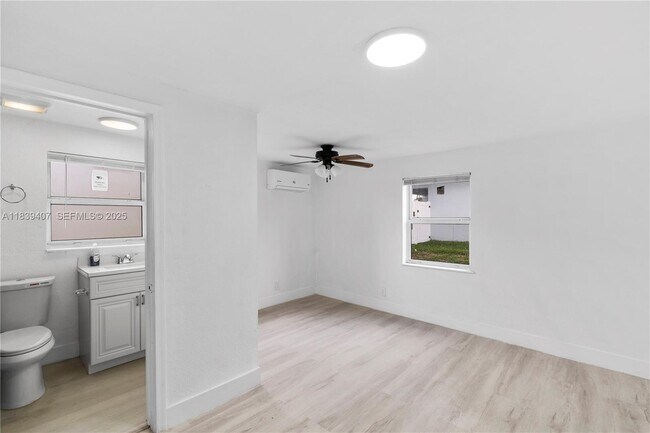 Building Photo - 607 SW 3rd St