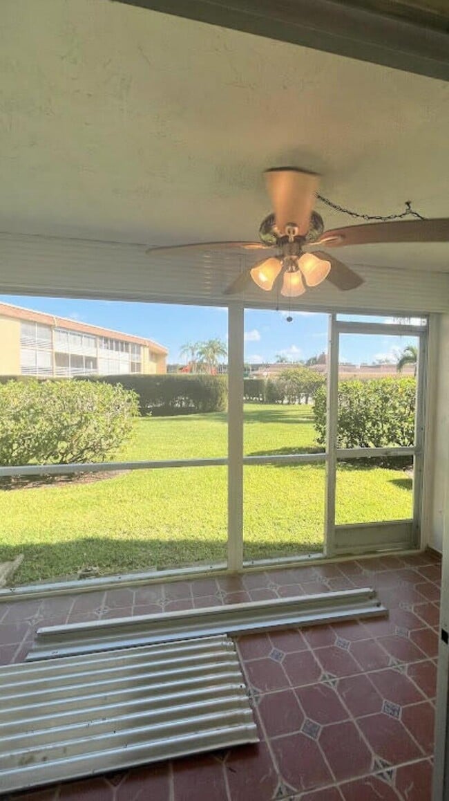 Building Photo - 600 Village Green Ct