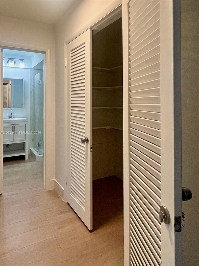 Building Photo - 195 Sunrise Dr