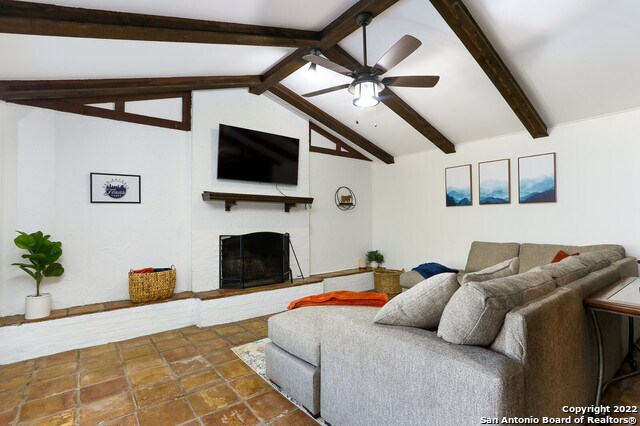 Building Photo - 1015 Cerro Alto Dr