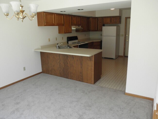 Building Photo - 3203 Eau Claire Ave