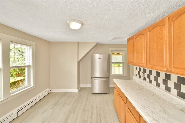 Building Photo - 180 Westville St