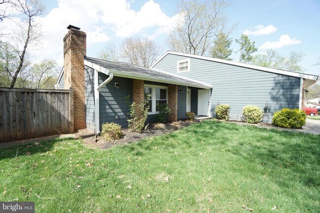 Building Photo - 322 Sugarland Run Dr