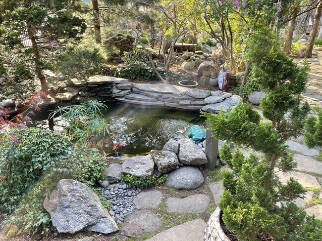 Building Photo - 19 Chester St