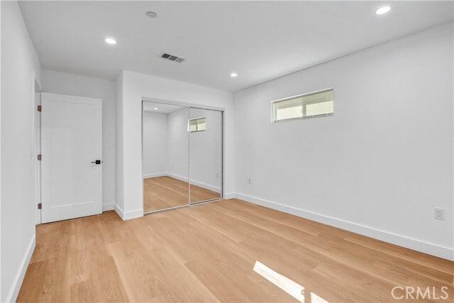 Building Photo - 18221 Chatsworth St