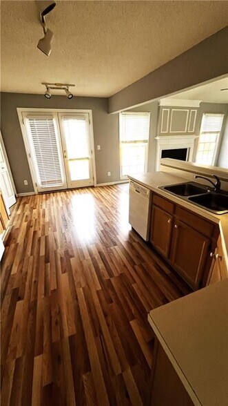 Building Photo - 175 Boxford Ct