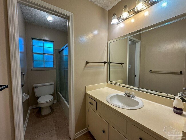 Building Photo - 3660 Buford Cir