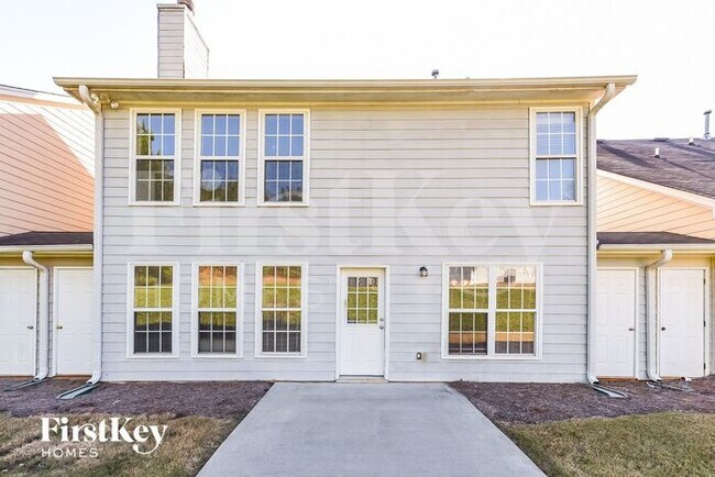 Building Photo - 9553 Lakeview Cir