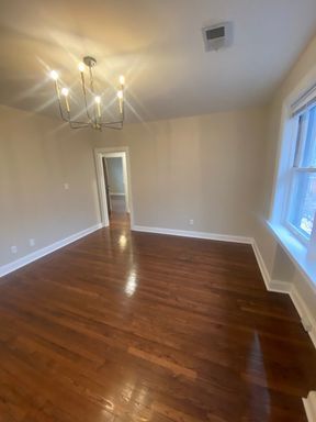 Building Photo - Gorgeous Three Bedroom Duplex Coming Avail...