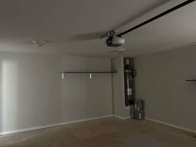 Building Photo - Lovely 3 bedroom 2 bath in Brookdale at Locust Grove Station-Ask about move in specials!