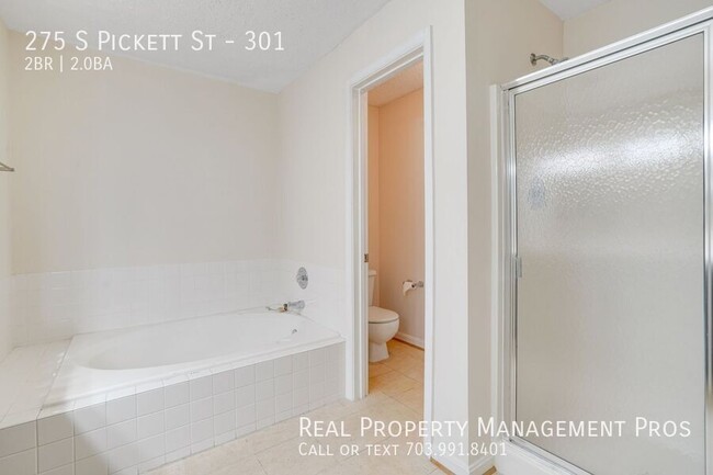 Building Photo - Bright and Updated Two-Bedroom, Two-Bath i...