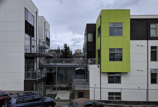 Building Photo - 612 Tacoma Ave S