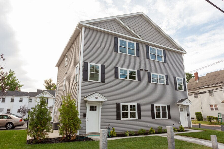 Building Photo - 63 Bacon St