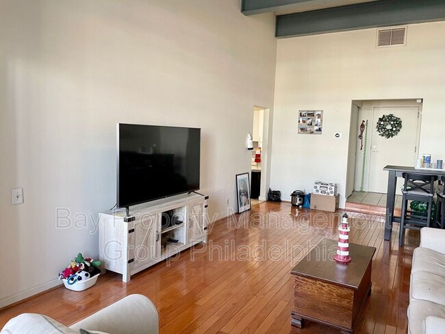 Building Photo - 3 N Christopher Columbus Blvd