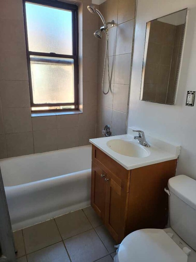 Building Photo - 6851 S Crandon Ave