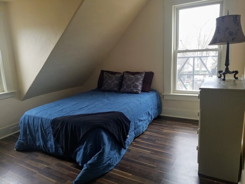 Bedroom - 34 Maple St