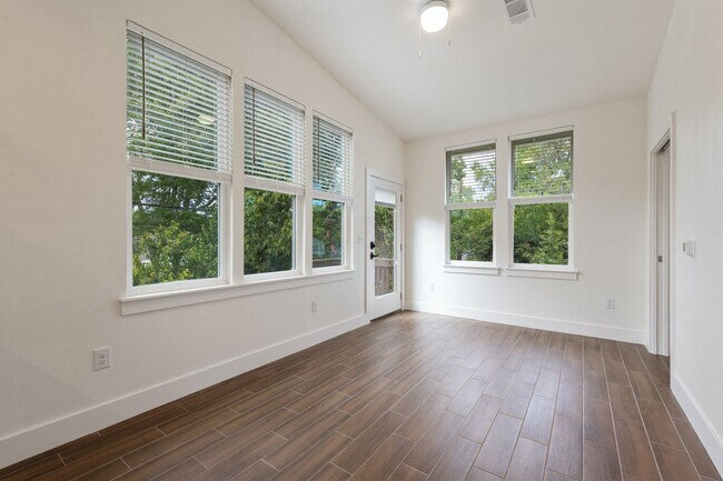 Building Photo - 4416 Rosedale Ave