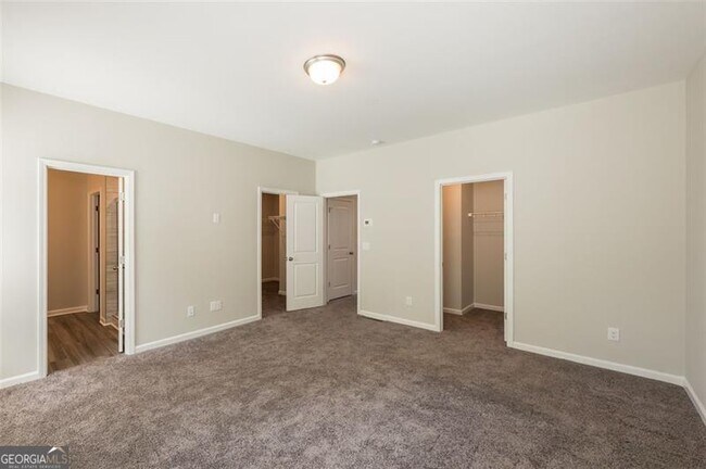 Building Photo - 381 Skylar Way SE