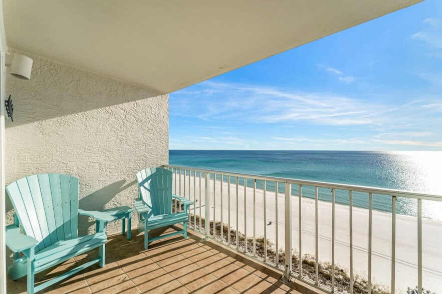 Building Photo - 8743 Thomas Dr