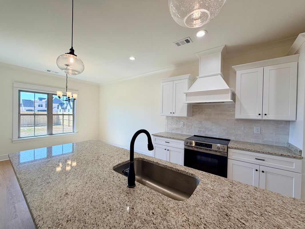 Building Photo - 609 Bristleleaf Path