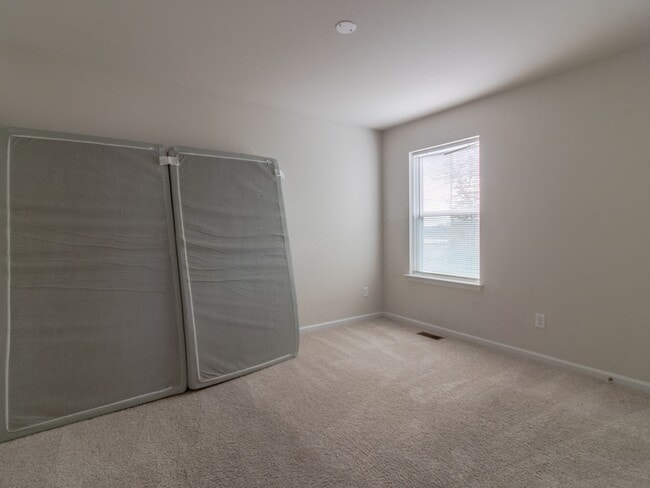 Building Photo - YEAR-ROUND RENTAL- UNFURNISHED - SINGLE FAMILY - GEORGETWON