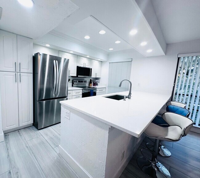 Building Photo - 655 Brackenwood Cove